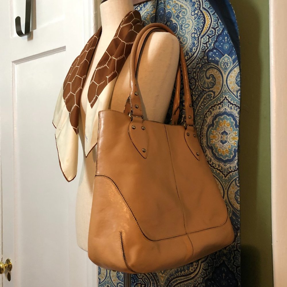 Monsak beige Italian leather bag with zipper